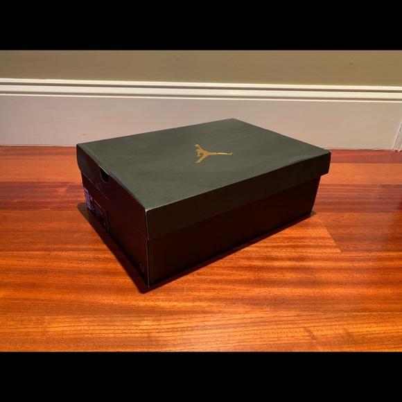 Nike Jordan Clutch Sneakers *RARE* - Picture 7 of 8